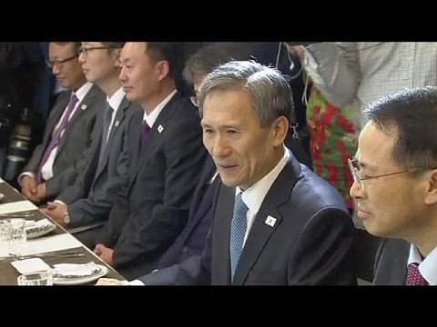 شاهد الكوريتان توافقان على اقتراح التفاوض لإبعاد شبح المواجهة