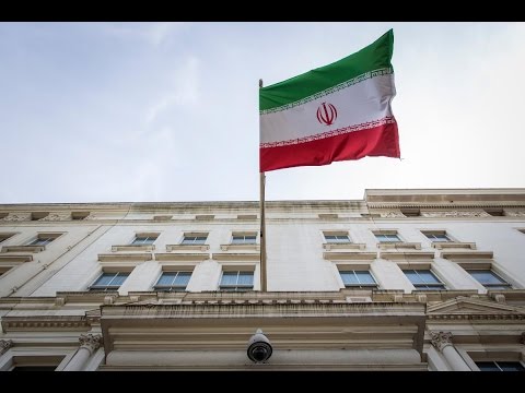 شاهد إيران وبريطانيا تعيدان فتح سفارتيهما بمناسبة زيارة وزير الخارجية إلى طهران