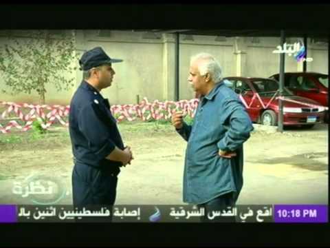 حمدي رزق يرتدي زي رجال المفرقعات على الهواء