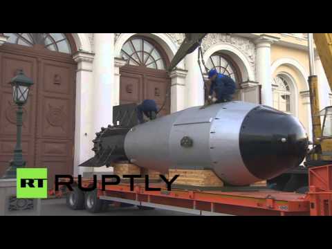 شاهد عرض ملكة القنابل في قاعات العرض المركزية