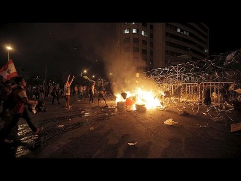 شاهد الحكومة اللبنانية تفشل في إيجاد حل لأزمة النفايات