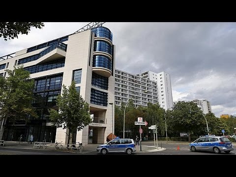 شاهد ألمانيا تواجه أعمال عدائية ضد اللاجئين