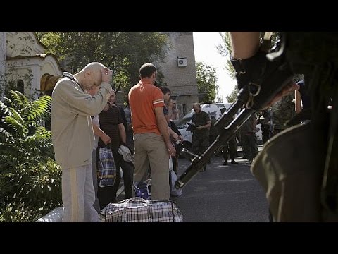 شاهد تبادل الأسرى بين القوات النظامية الأوكرانية والموالين لروسيا