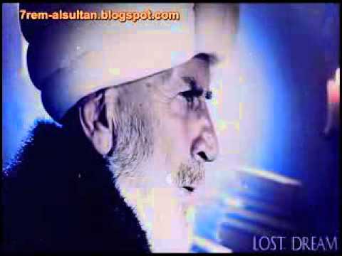 شاهد طالب قرر التباهي بطول قامته فرد عليه الباب