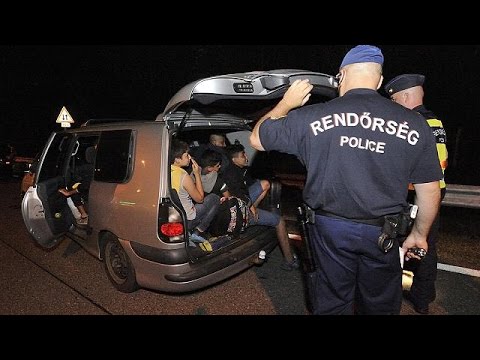 شاهد الاتحاد الأوروبي يوافق على قوة عسكرية لاعتقال مهربي البشر