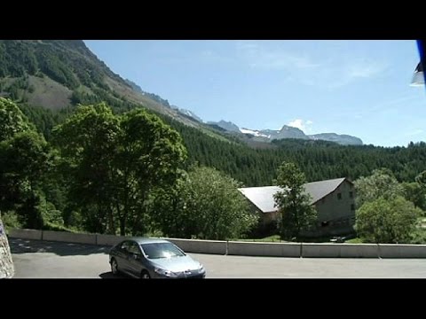 شاهد سبعة قتلى إثر انهيار ثلجي في فرنسا