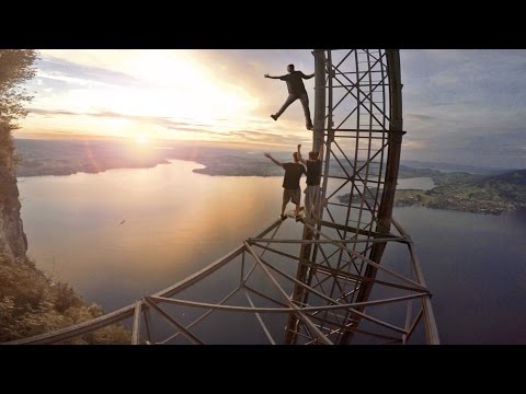 بالفيديو مغامر يتسلق أطول مصعد فى العالم بدون وسائل حماية