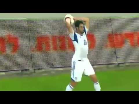 شاهد  حارس تشيلسى “حصالة” لاعبى مكابى