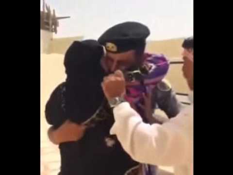 ماذا فعل عسكري شاهد أمه بعد غياب طويل