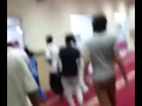 ماذا حدث لشاب يغني في مايكروفون المسجد