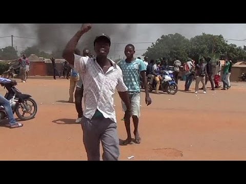 شاهد منع التجول وإقفال الحدود في واغادوغو