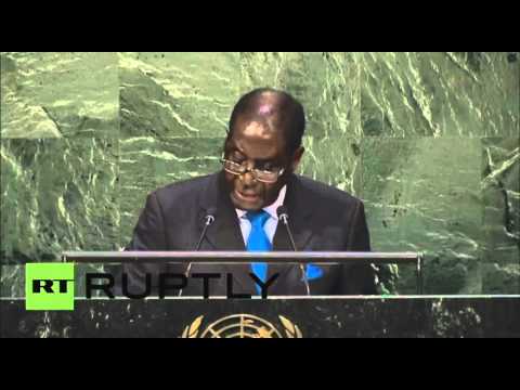 شاهد روبرت موغابي يرفض وصفه بـمثلي الجنس