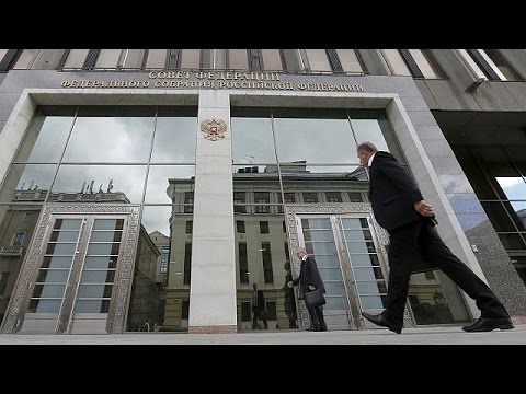اشاهد الطيران الروسي يقصف مناطق في ريفي حمص وحماة