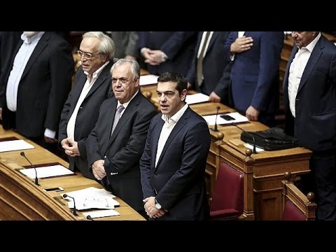 شاهد أعضاء البرلمان اليوناني الجديد يؤدون اليمين الدستورية