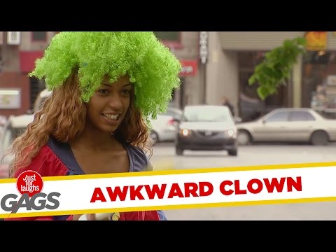 شاهدحبتين ضحك مع الكاميرا الخفية