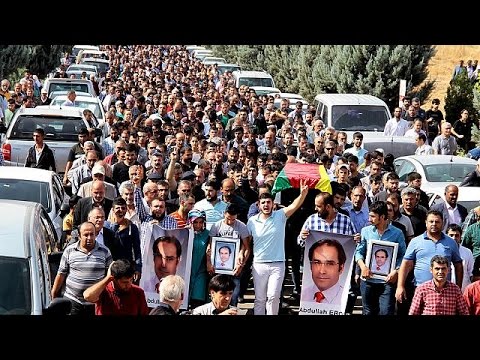 شاهد الحزب الحاكم في تركيا يدعو إلى التجمع ضد التطرف