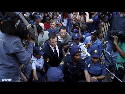 شاهد الإفراج عن بيستوريوس ووضعه قيد الإقامة الجبرية