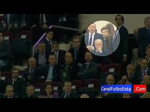 شاهد قبلة مشجعة حرمت ميسي من مشاهدة هدف سواريز