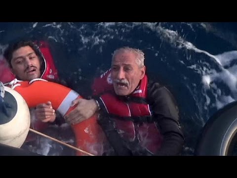 شاهد مقتل مهاجرين تحطمت زوارقهم في بحر إيجة