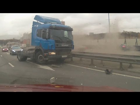 استبن طائش يتسبب في حادث بين سيارة ملاكي وشاحنة