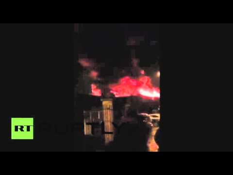 شاهد إطفاء حريق ضخم في مستودع شمال لندن