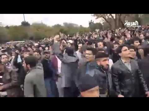 شاهد الآذريون الأتراك يتظاهرون في إيران