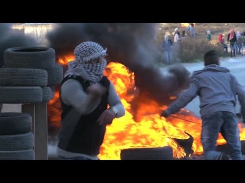 شاهد اشتباكات جديدة بين الاحتلال والفلسطينيين في رام الله