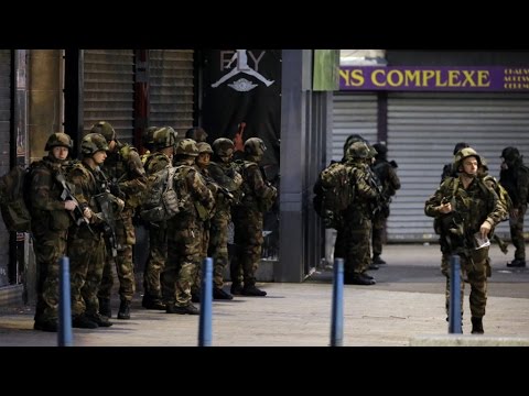 بالفيديو مداهمة مبنى في ضاحية باريسية