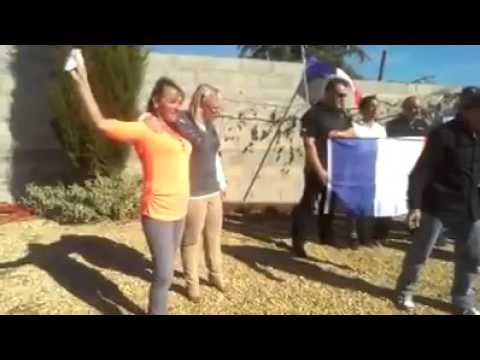 شاهد فرنسيون يحرقون العلم المغربي والجزائري