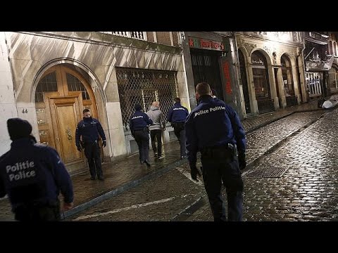 شاهد إيقاف 16 شخصًا يشتبه تورطهم في هجمات باريس