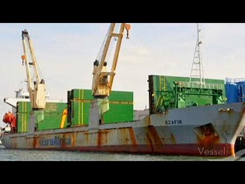 بالفيديو قراصنة يخطفون أفراد طاقم سفينة بولندية في نيجيريا