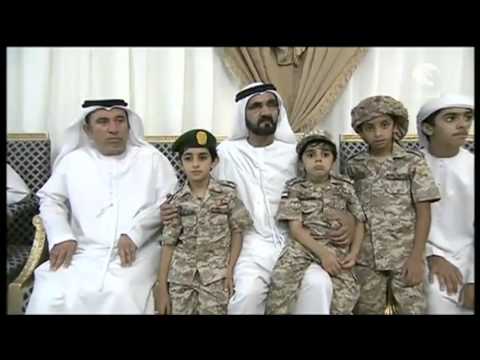 شاهد  رئيس الوزراء الإماراتي يُعزي في الشهيد ناصر البلوشي