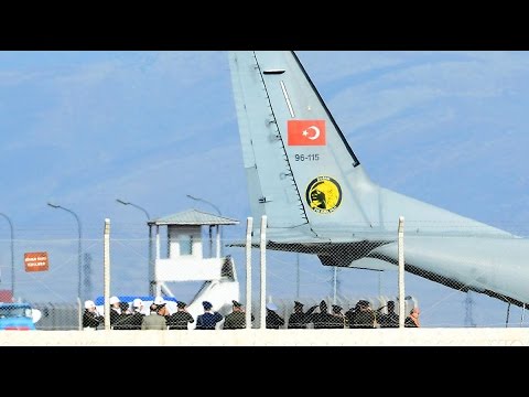 بالفيديو تركيا ترسل جثمان الطيار الروسي إلى موسكو