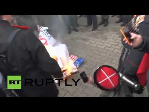 شاهد القوزاق يحرقون علمي تركيا والولايات المتحدة