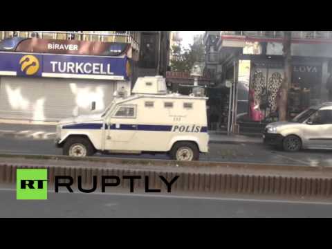 شاهد اشتباكات بين متظاهرين والشرطة التركية في ديار بكر