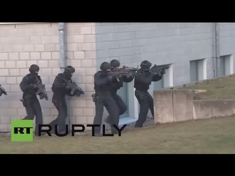 وحدة من شرطة مكافحة الإرهاب تجري تدريبات بالقرب من برلين