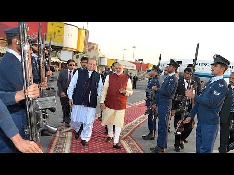 فيديو زيارة مفاجئة لرئيس الوزراء الهندي إلى باكستان