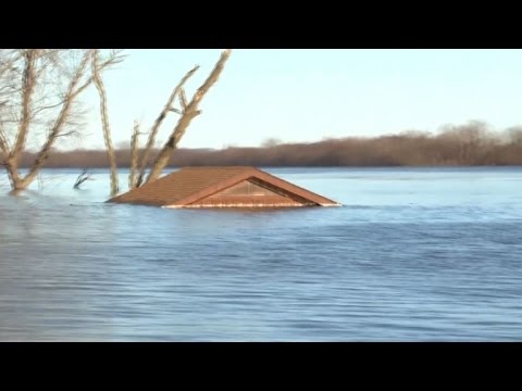 شاهدتعزيز إمكانات الإغاثة لمواجهة الفيضانات في أميركا