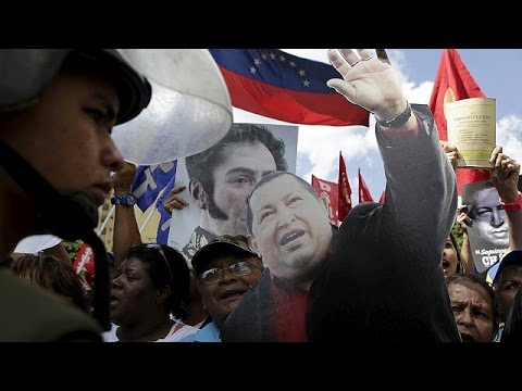 شاهد مظاهرات في كاركاس ضد نزع صور تشافيز من البرلمان