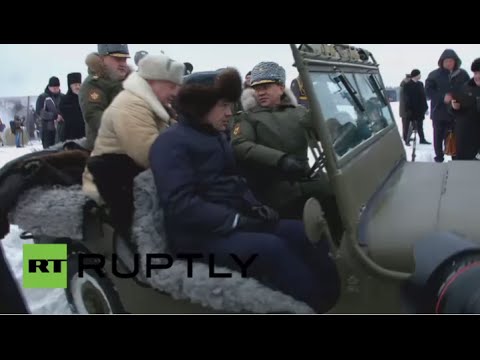 وزير الدفاع الروسي يفتتح معرضًا تاريخيًا مكشوفًا في موسكو