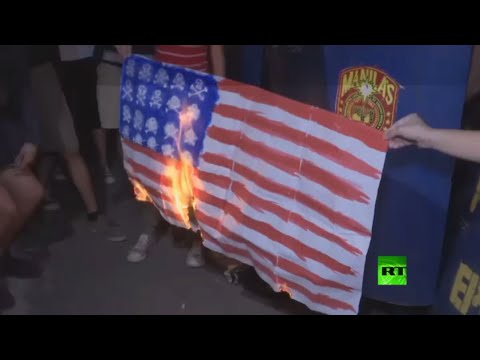 بالفيديو احتجاجات في العاصمة الفلبينية مانيلا على الاتفاق الدفاعي بينها وبين واشنطن