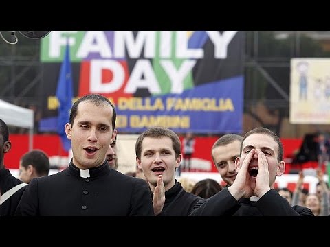 مئات الآلاف يتظاهرون في إيطاليا ضد مشروع قانون يقر زواج المثليين