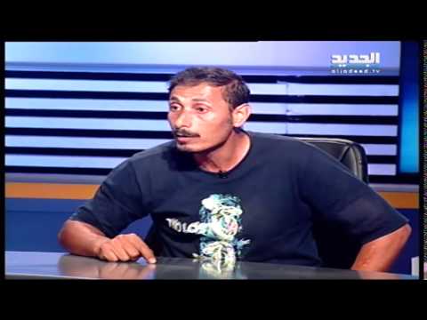 شاهد أب يعذب ابنه بأبشع الطرق ويفتخر