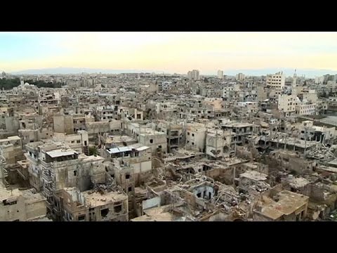 شاهد الدمار والخراب تستقبل السوريين العائدين إلى حمص