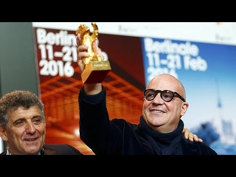 نار في البحر لجيانفرانكو روسي يفوز بجائزة الدب الذهبي