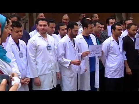 الأطباء المصريون ينظمون وقفات احتجاجية ضدّ عنف الشرطة