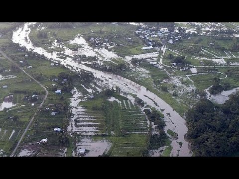 وصول أولى المساعدات وارتفاع عدد الضحايا عقب إعصار وينستون في فيجي