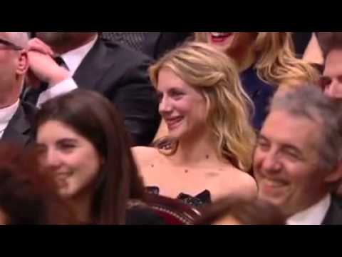 شاهد كوميدية مشاركة في حفل سيزار تهاجم المغاربة