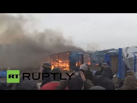 الشرطة الفرنسية تستمر في إزالة مخيم كالييه