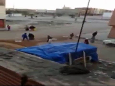 شاهد لحظة هجوم عصابة على حي في المغرب نهارًا